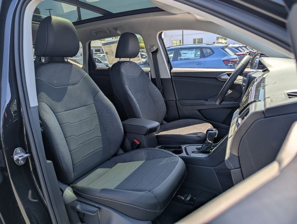 2026 Volkswagen Taos 1.5T SE Black