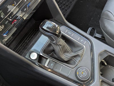 2025 Volkswagen Taos SEL 4MOTION