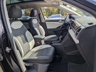 2025 Volkswagen Taos SEL 4MOTION