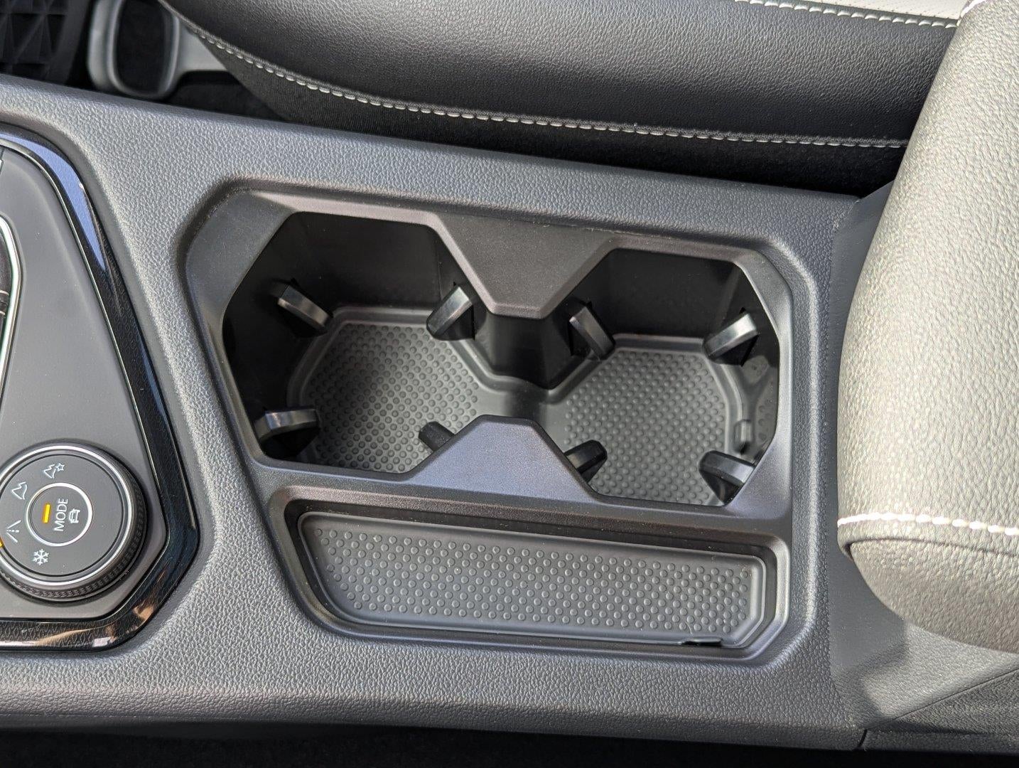 2025 Volkswagen Taos SEL 4MOTION