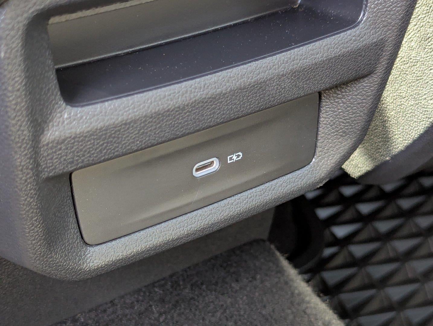 2025 Volkswagen Taos SEL 4MOTION