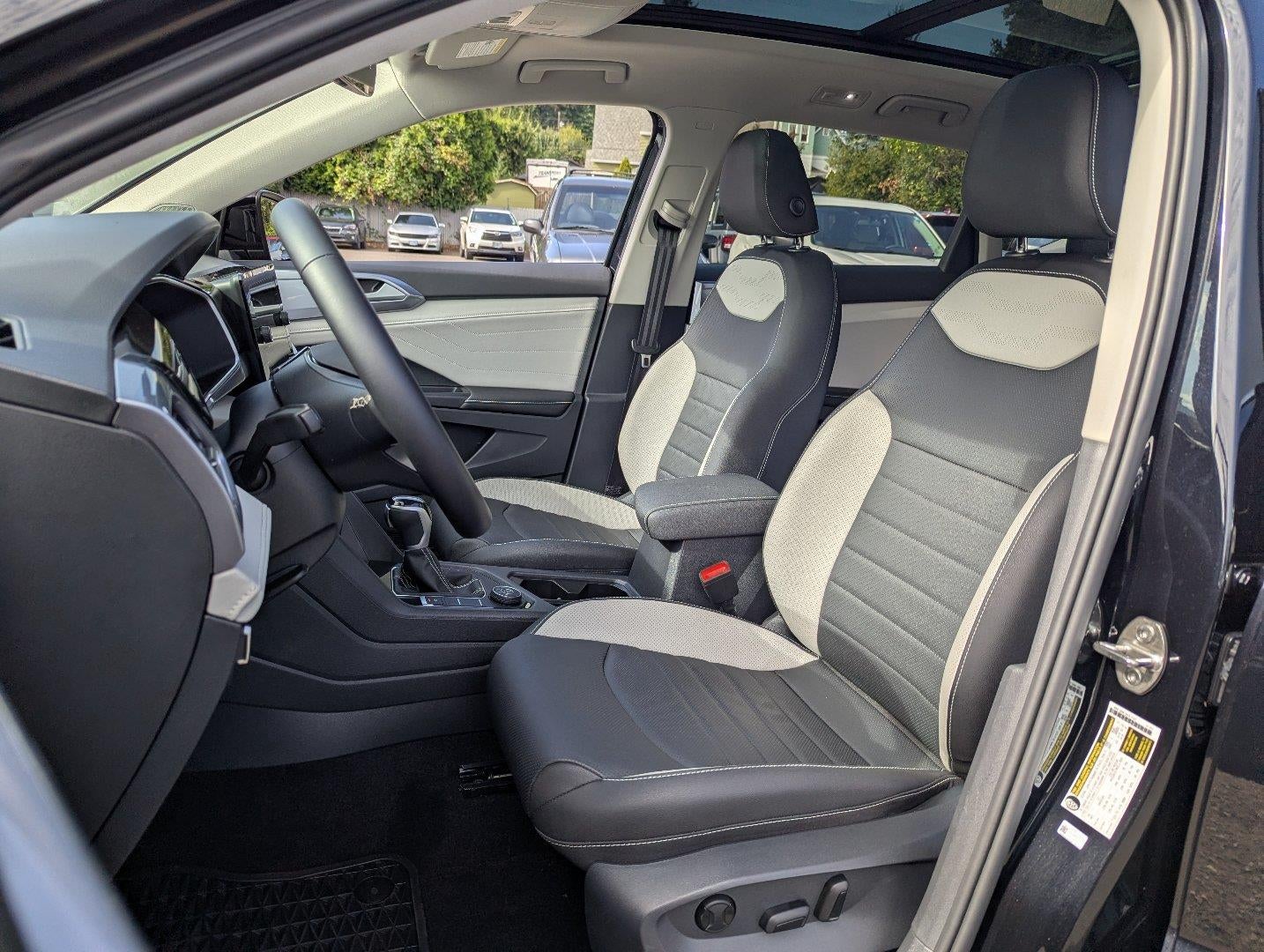 2025 Volkswagen Taos SEL 4MOTION