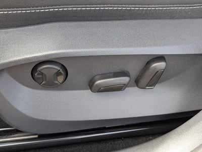 2025 Volkswagen Taos SEL 4MOTION