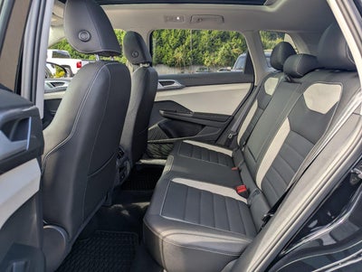 2025 Volkswagen Taos SEL 4MOTION