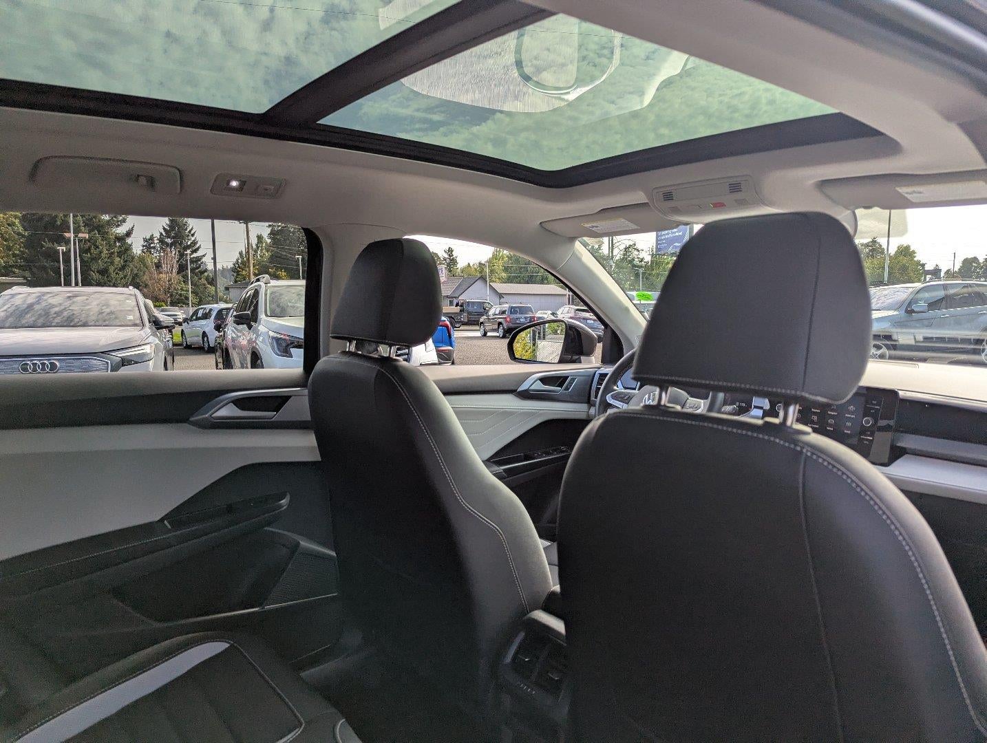 2025 Volkswagen Taos SEL 4MOTION