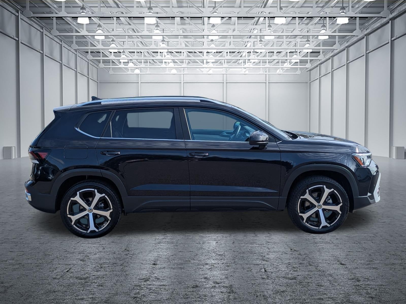 2025 Volkswagen Taos SEL 4MOTION