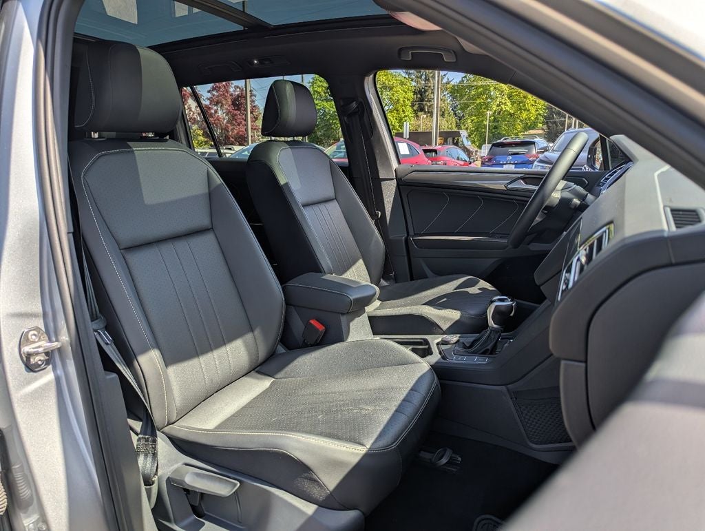 2023 Volkswagen Tiguan 2.0T SE R-Line Black