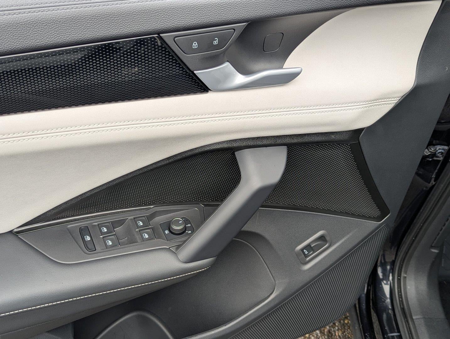2025 Volkswagen Tiguan 2.0T SE FWD