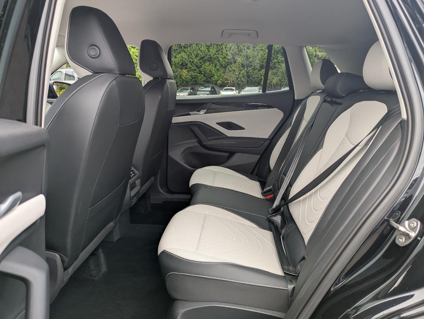 2025 Volkswagen Tiguan 2.0T SE FWD