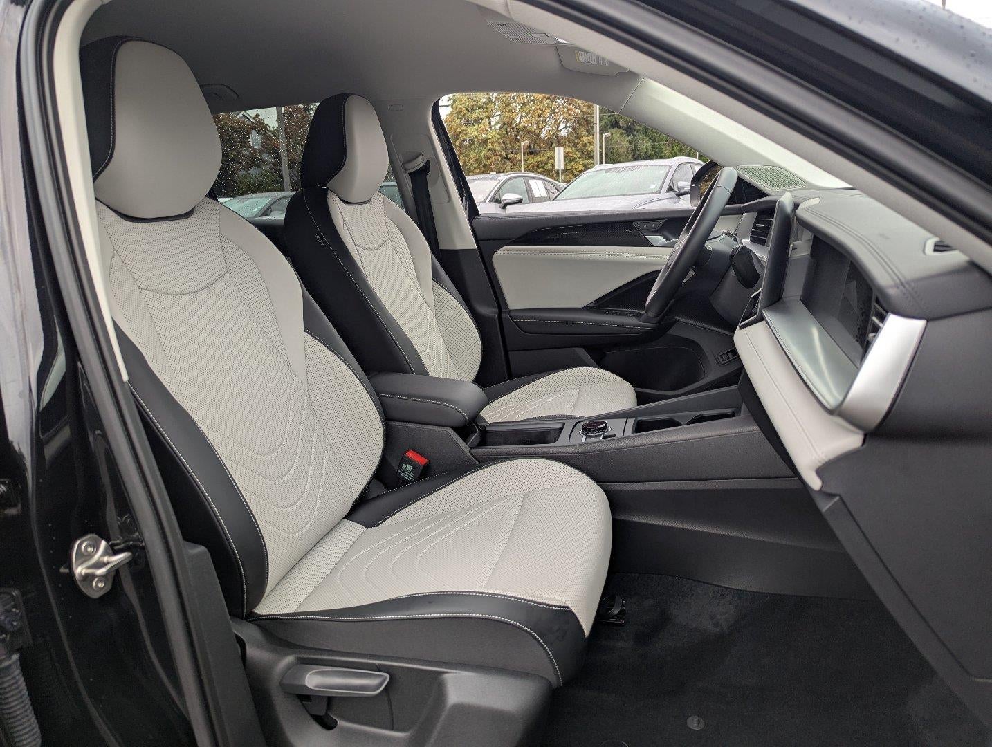 2025 Volkswagen Tiguan 2.0T SE FWD
