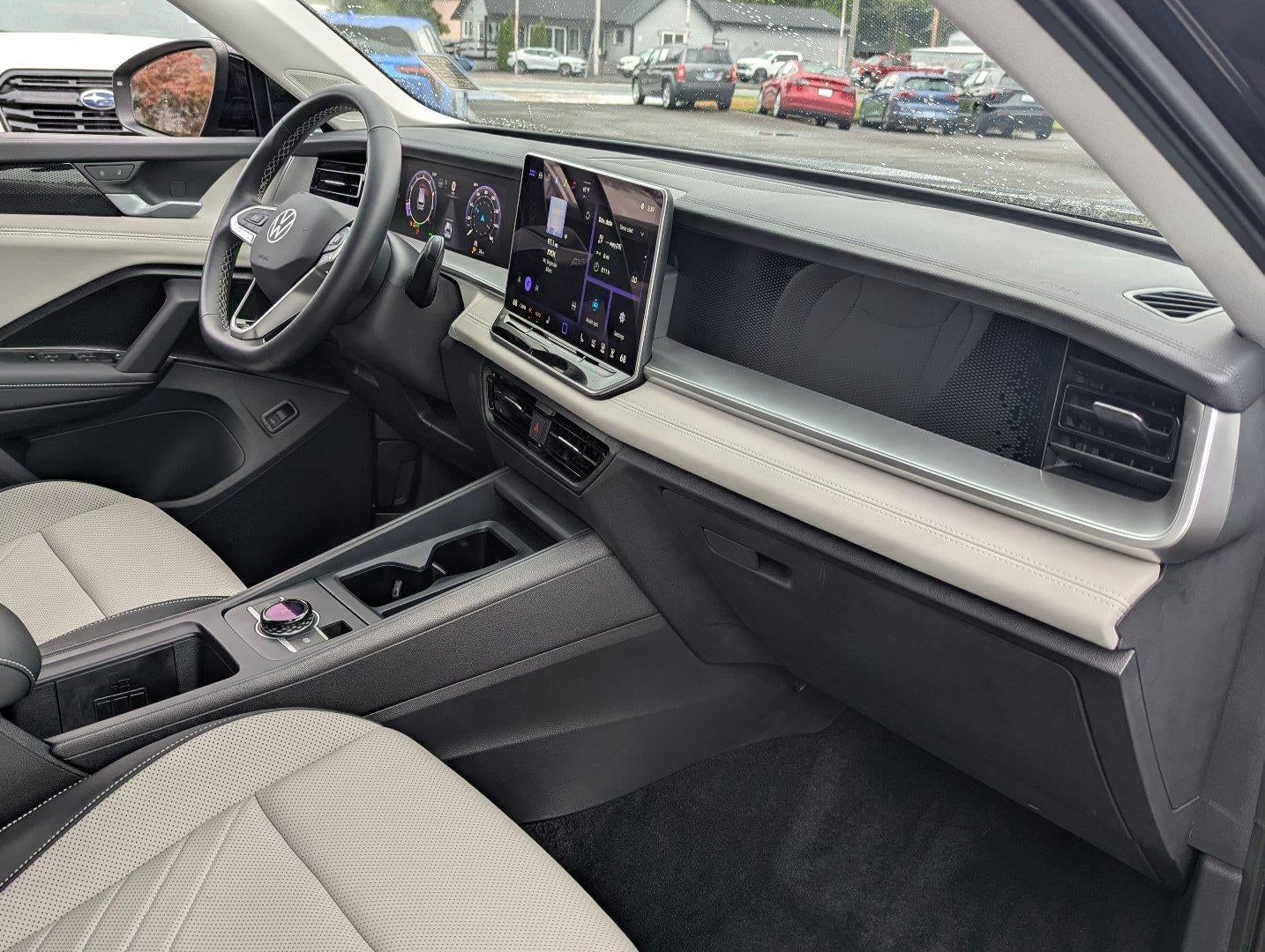 2025 Volkswagen Tiguan 2.0T SE FWD