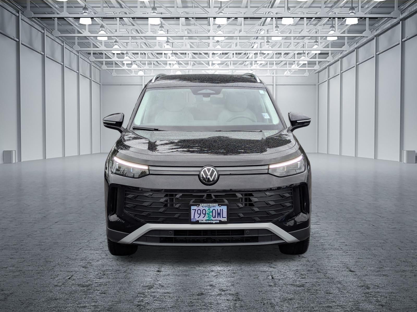 2025 Volkswagen Tiguan 2.0T SE FWD