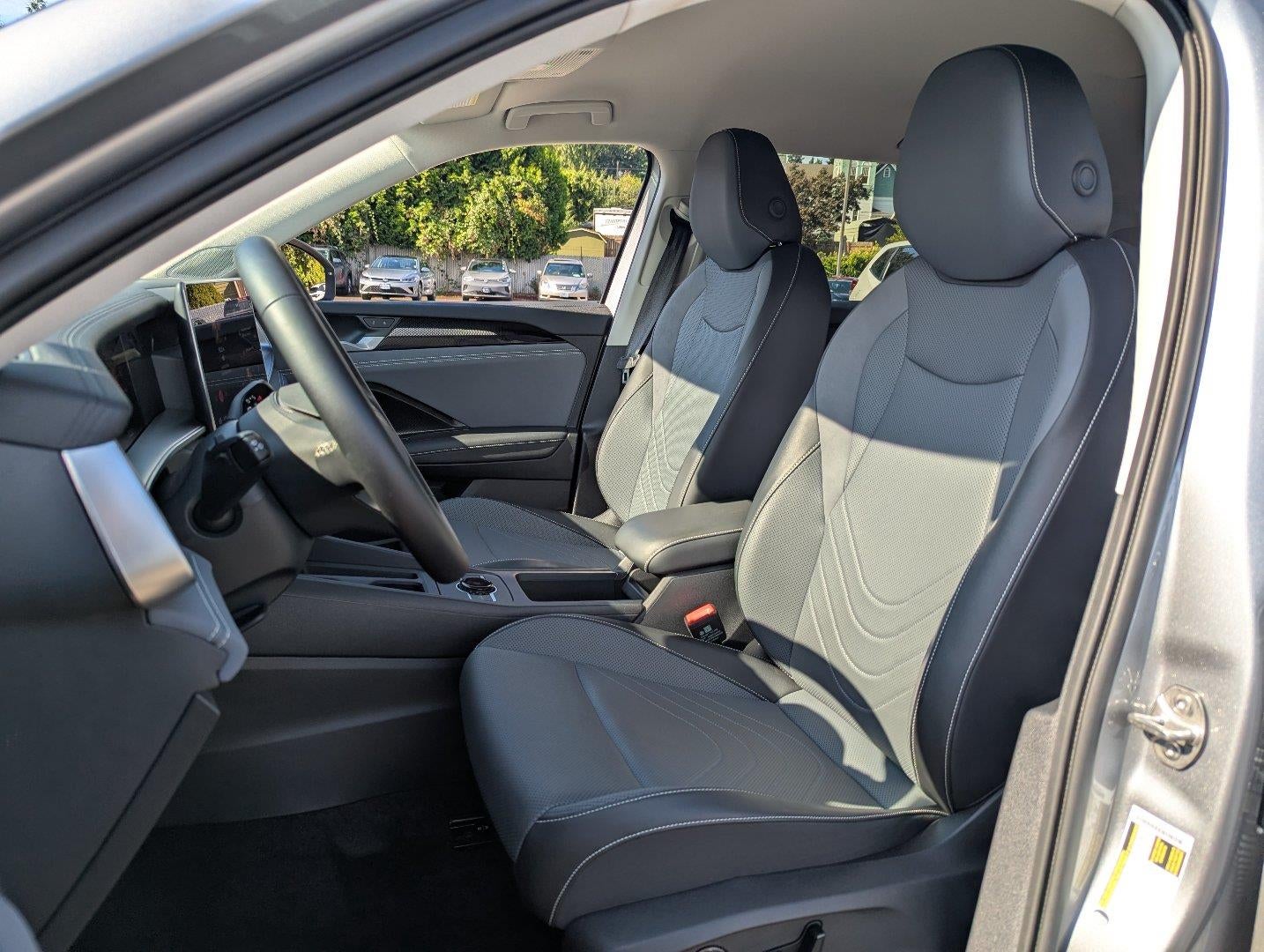 2025 Volkswagen Tiguan 2.0T SE FWD