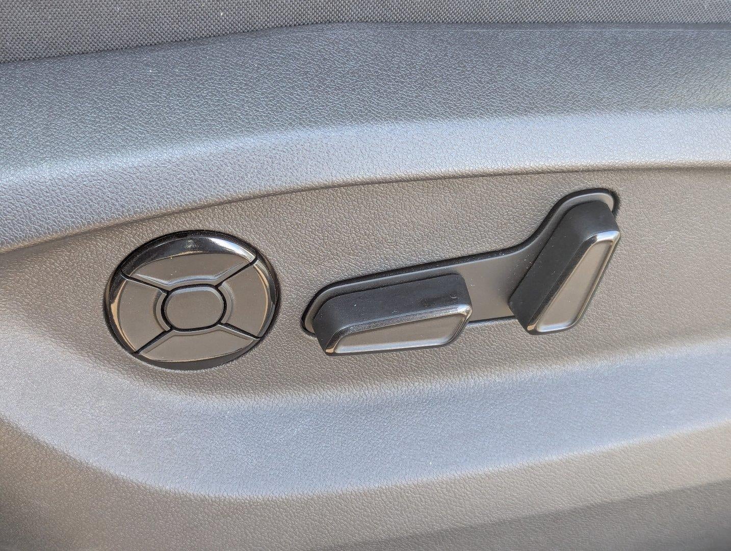 2025 Volkswagen Tiguan 2.0T SE FWD