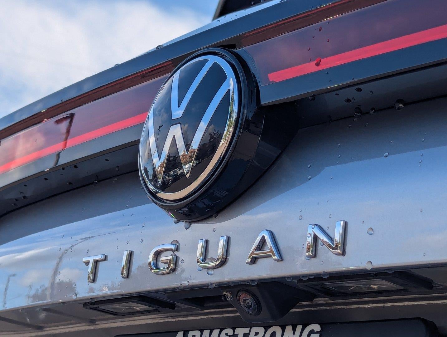 2025 Volkswagen Tiguan 2.0T SE FWD