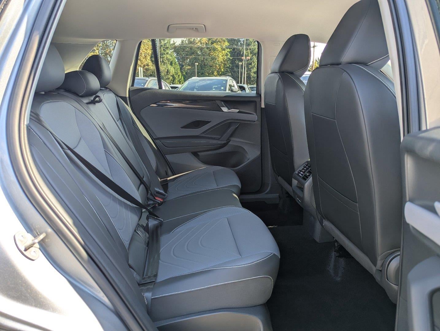 2025 Volkswagen Tiguan 2.0T SE FWD