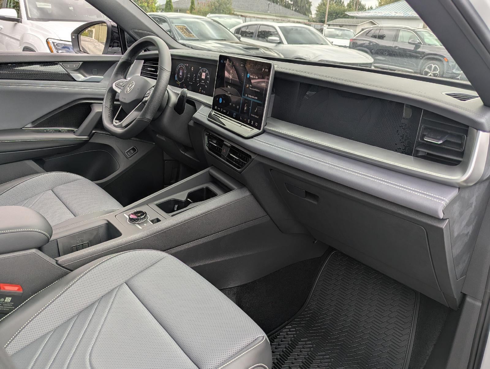 2026 Volkswagen Tiguan 2.0T SE R-Line Black
