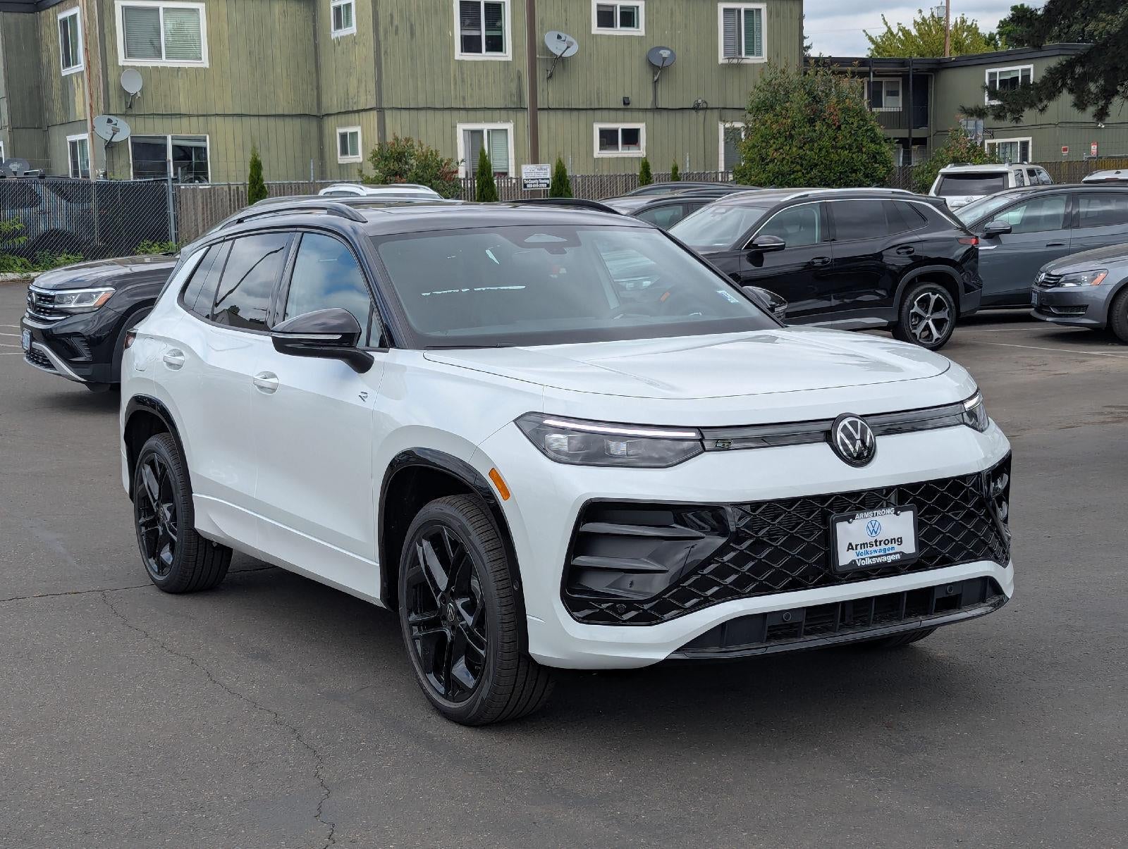 2026 Volkswagen Tiguan 2.0T SE R-Line Black
