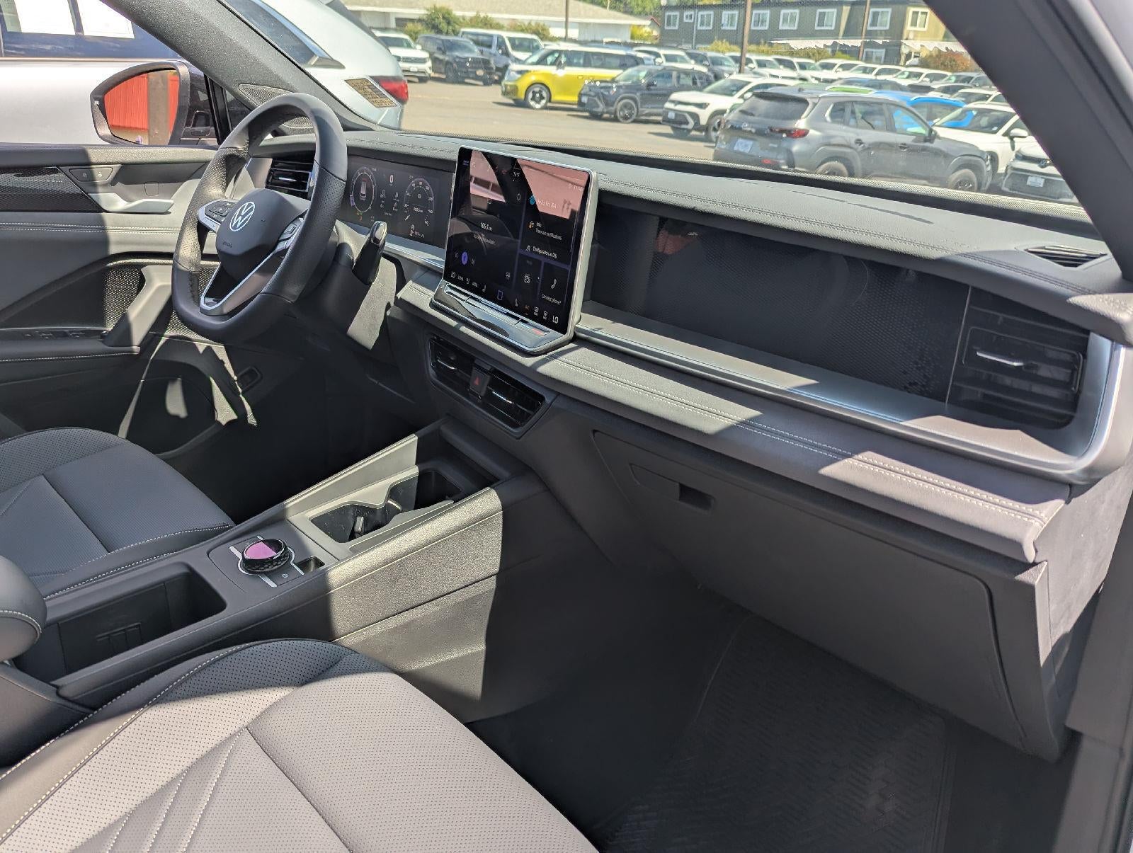 2026 Volkswagen Tiguan 2.0T SE R-Line Black