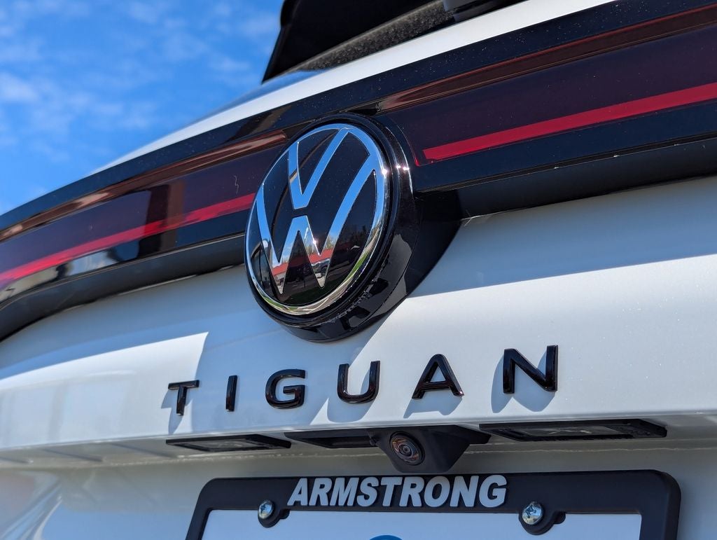 2026 Volkswagen Tiguan 2.0T SE R-Line Black