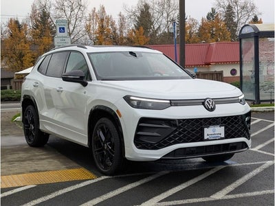 2026 Volkswagen Tiguan 2.0T SE R-Line Black