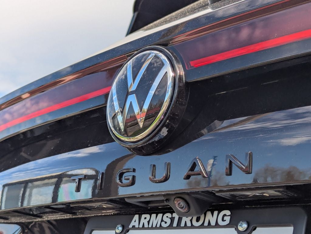 2026 Volkswagen Tiguan 2.0T SE R-Line Black