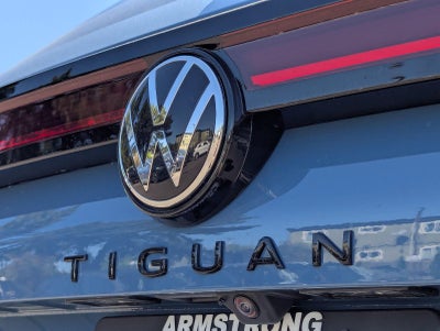 2026 Volkswagen Tiguan 2.0T SE R-Line Black