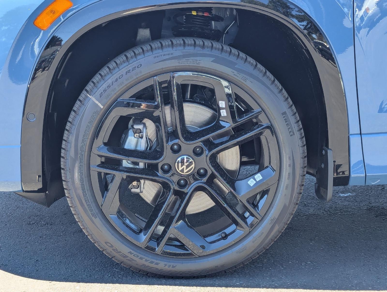 2026 Volkswagen Tiguan 2.0T SE R-Line Black