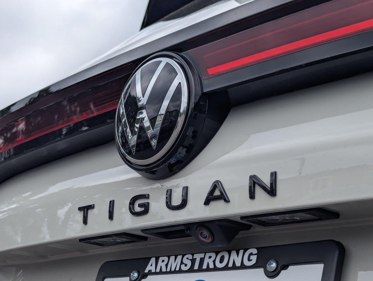 2026 Volkswagen Tiguan 2.0T SE R-Line Black