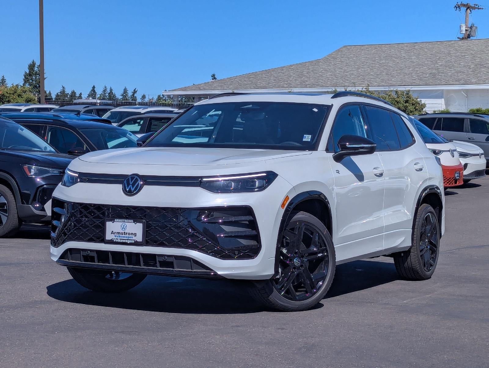 2026 Volkswagen Tiguan SE R-Line Black