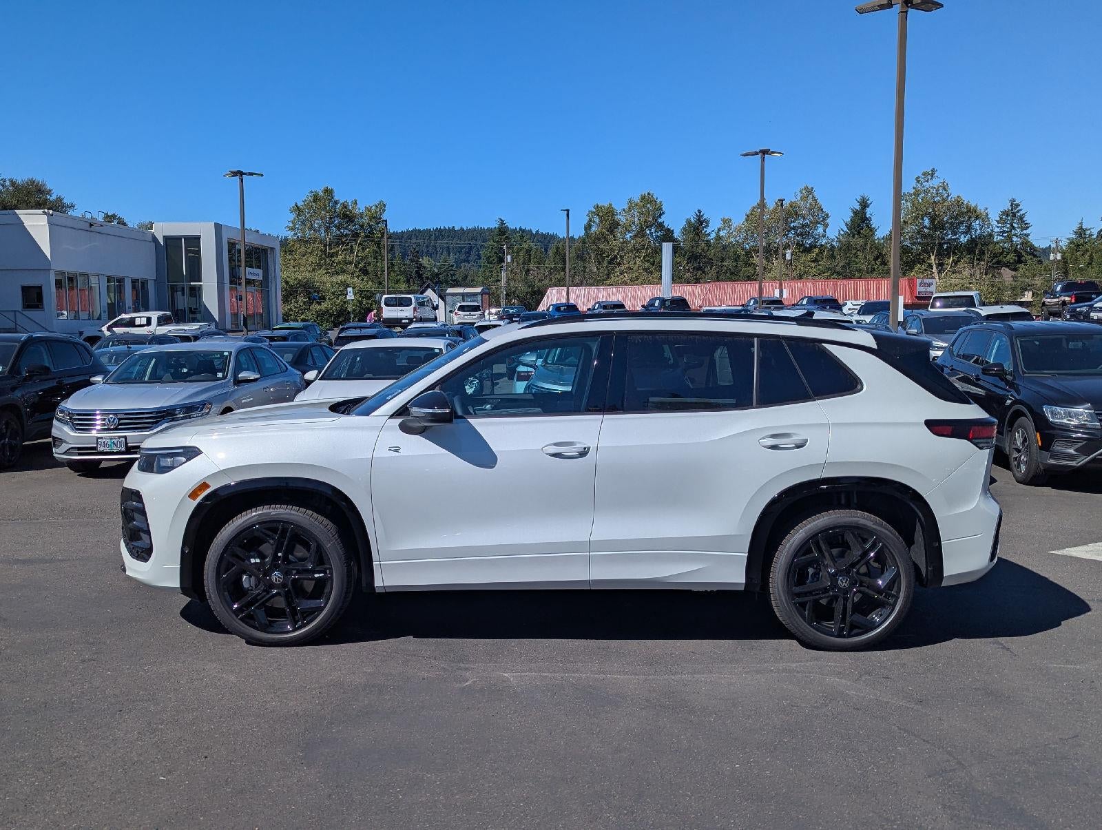 2026 Volkswagen Tiguan SE R-Line Black
