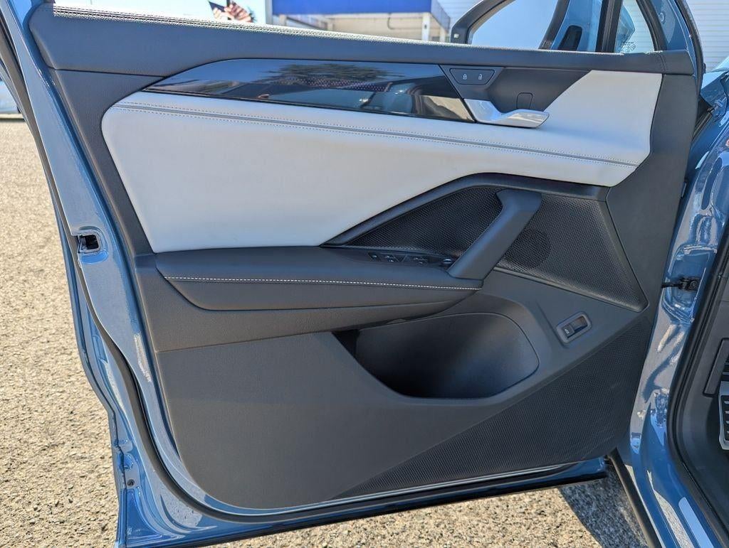 2025 Volkswagen Tiguan 2.0T SEL R-Line