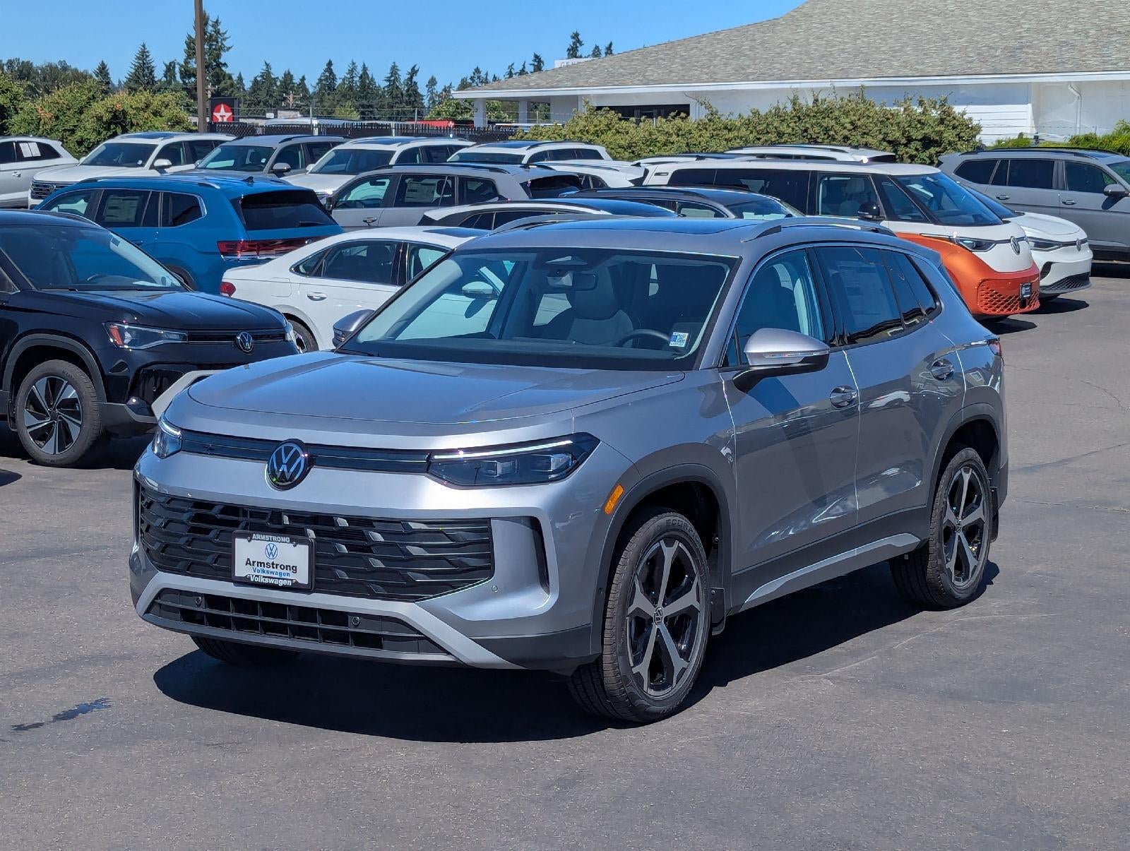 2026 Volkswagen Tiguan 2.0T SE