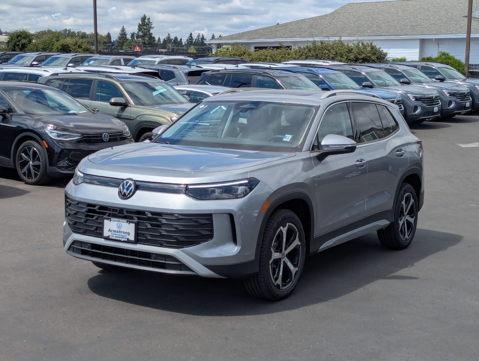 2026 Volkswagen Tiguan 2.0T SE