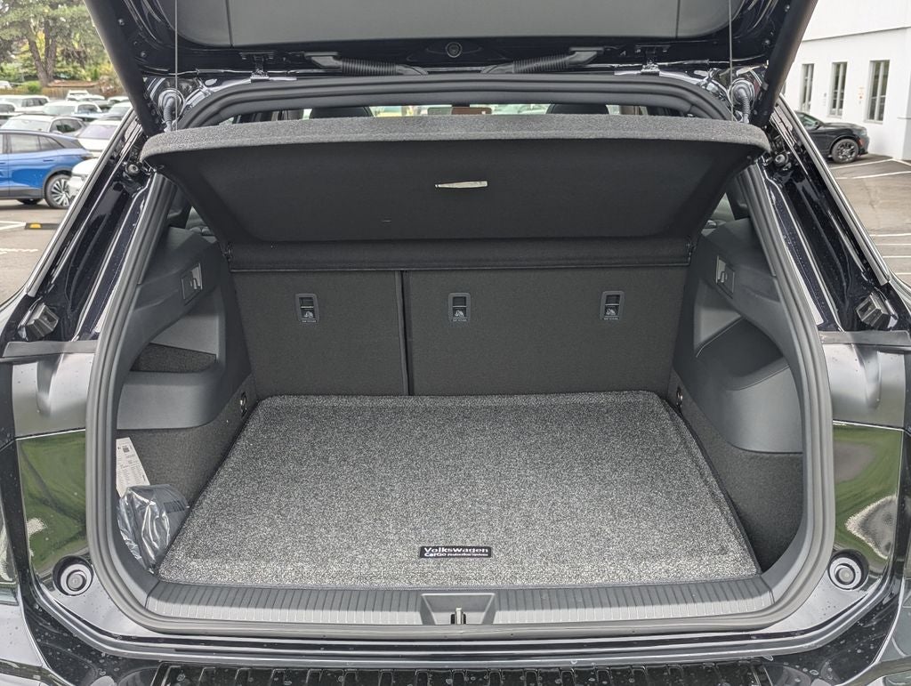 2026 Volkswagen Tiguan 2.0T SEL R-Line