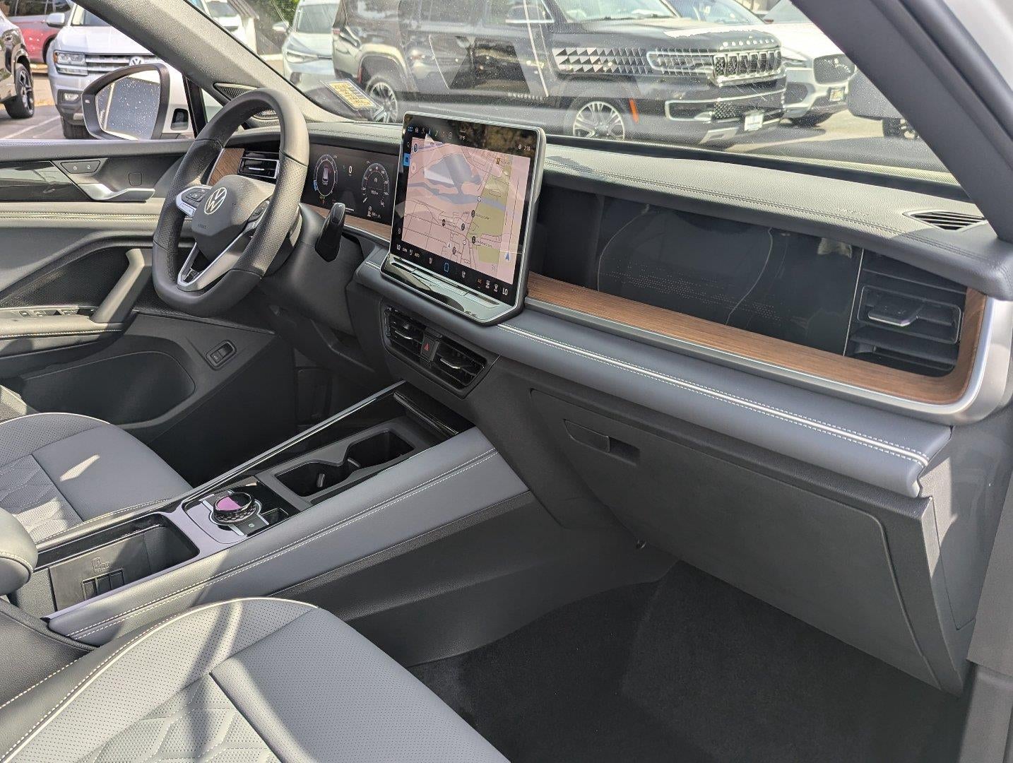 2026 Volkswagen Tiguan 2.0T SEL R-Line Turbo