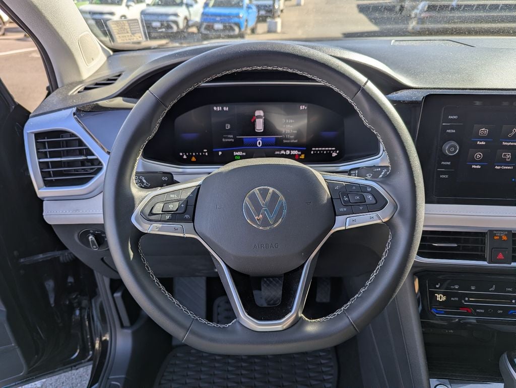 2025 Volkswagen Taos 1.5T SE