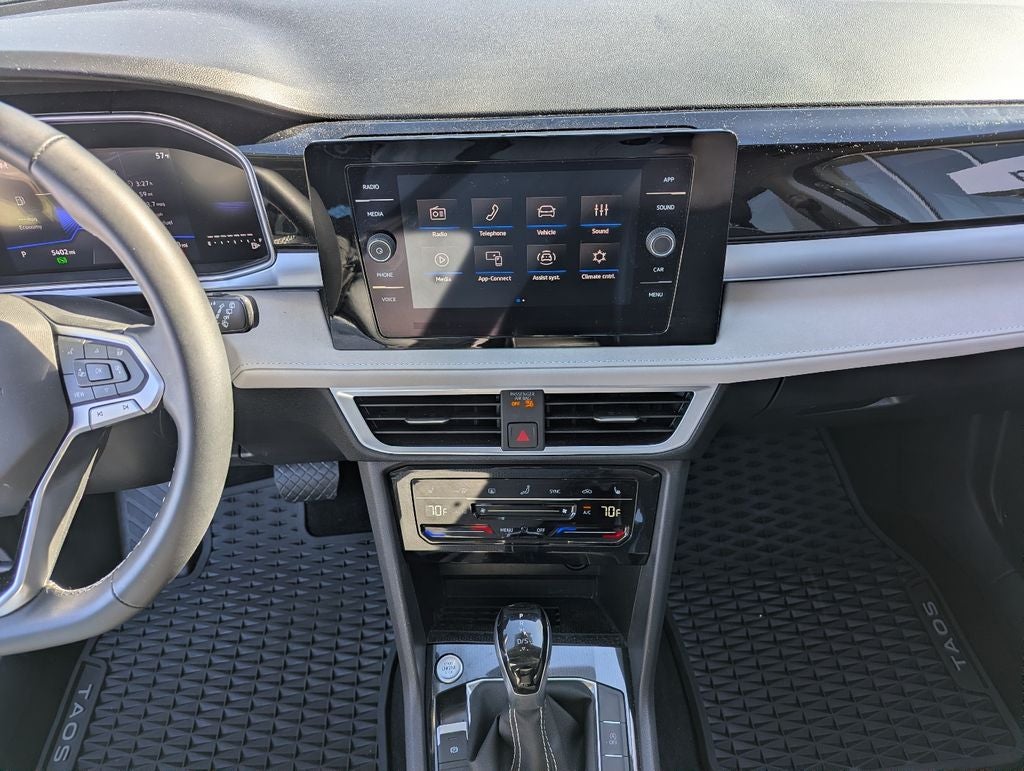 2025 Volkswagen Taos 1.5T SE