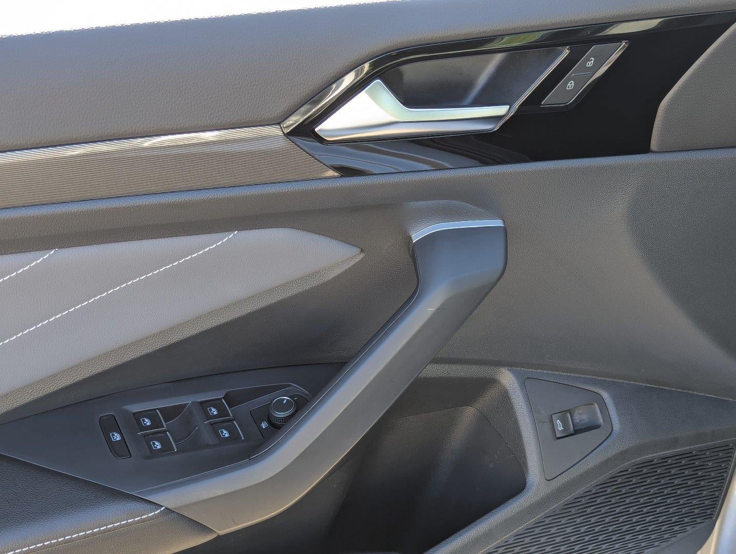 2025 Volkswagen Jetta SEL AUTO