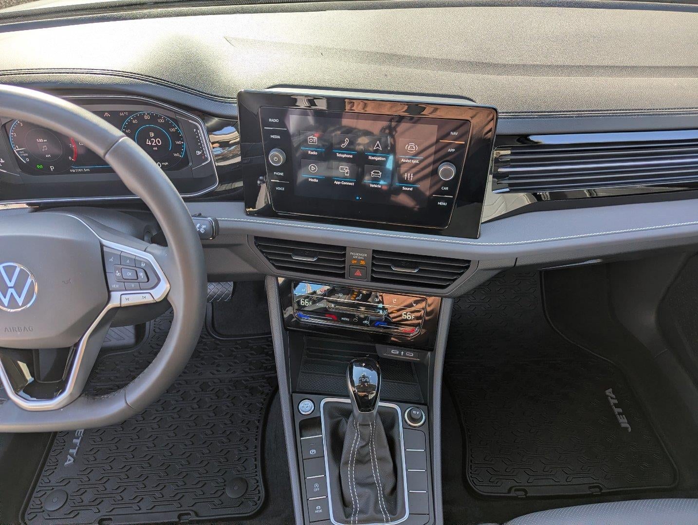 2025 Volkswagen Jetta SEL AUTO