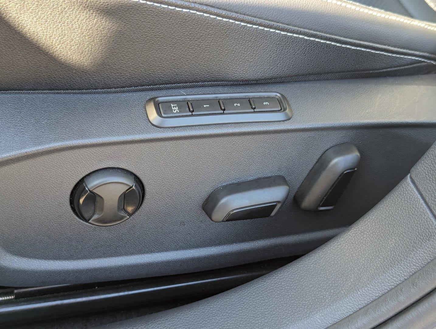 2025 Volkswagen Jetta SEL AUTO