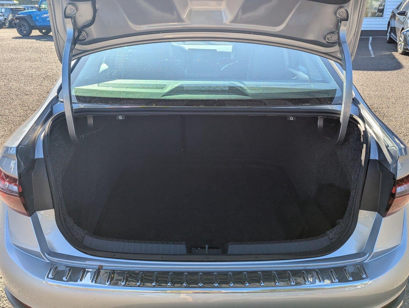 2025 Volkswagen Jetta SEL AUTO