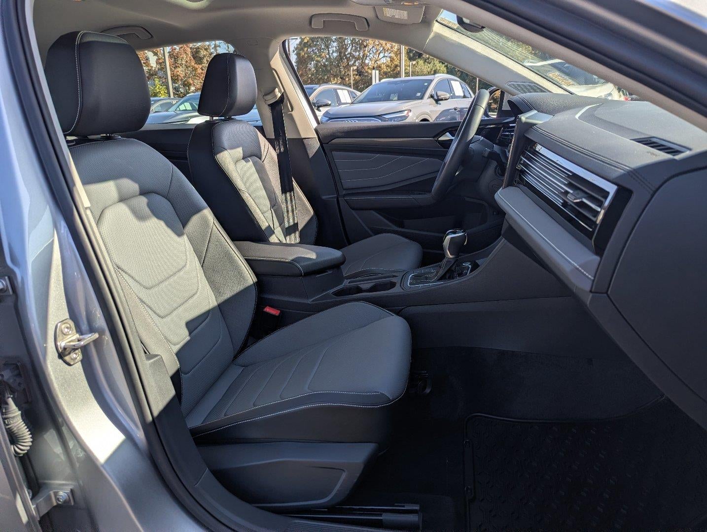 2025 Volkswagen Jetta SEL AUTO