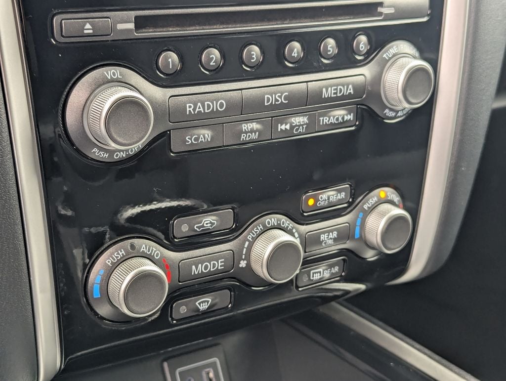 2020 Nissan Pathfinder S