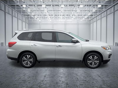 2020 Nissan Pathfinder S
