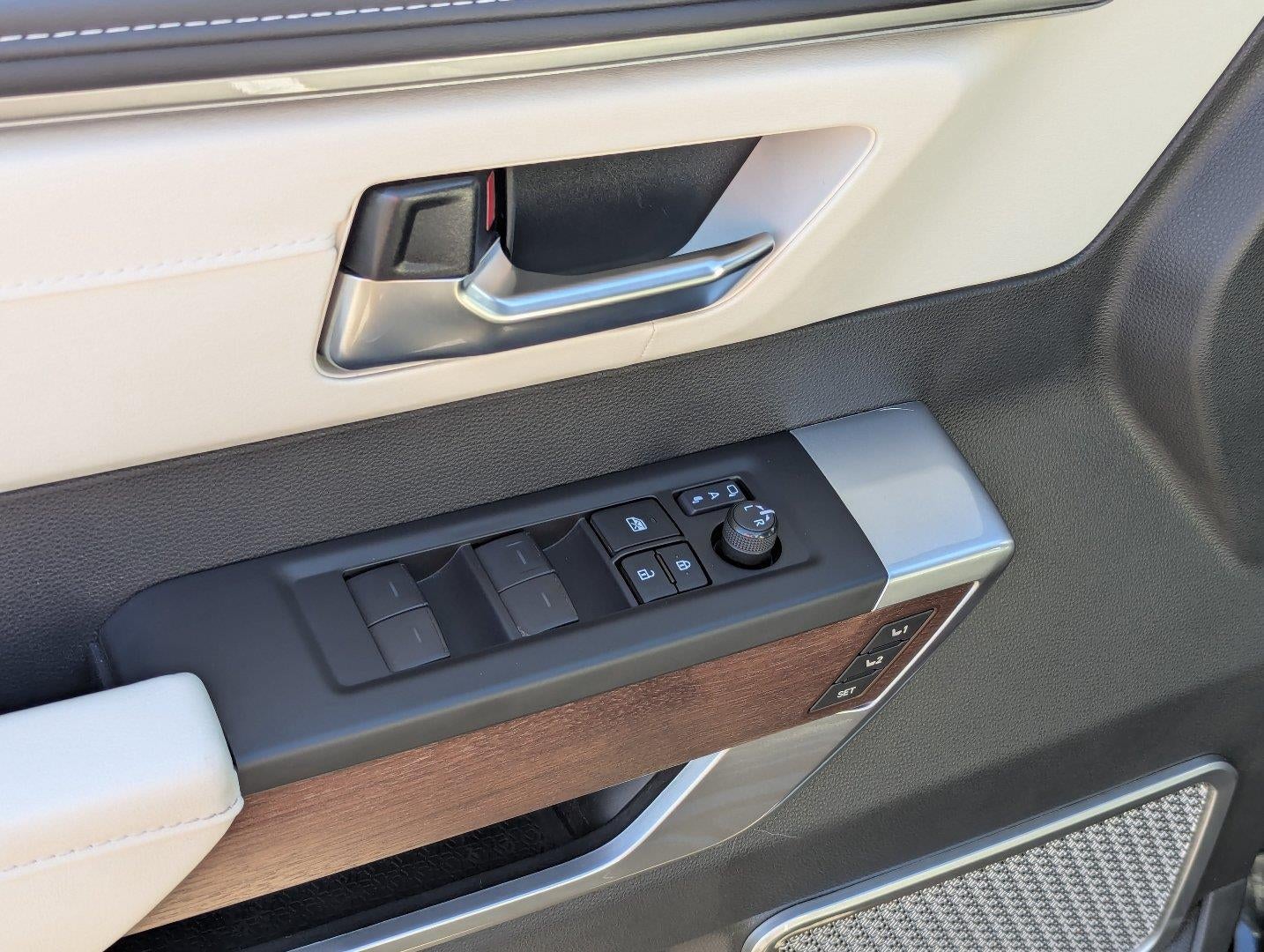 2024 Toyota Tundra Capstone HV