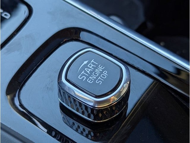 2024 Volvo S60 Core Dark Theme