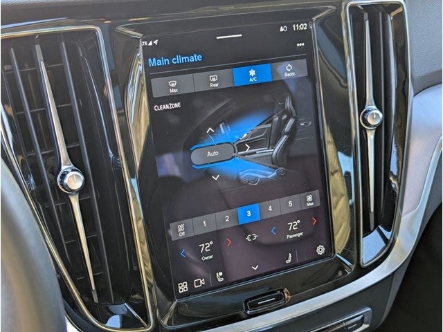 2024 Volvo S60 Core Dark Theme