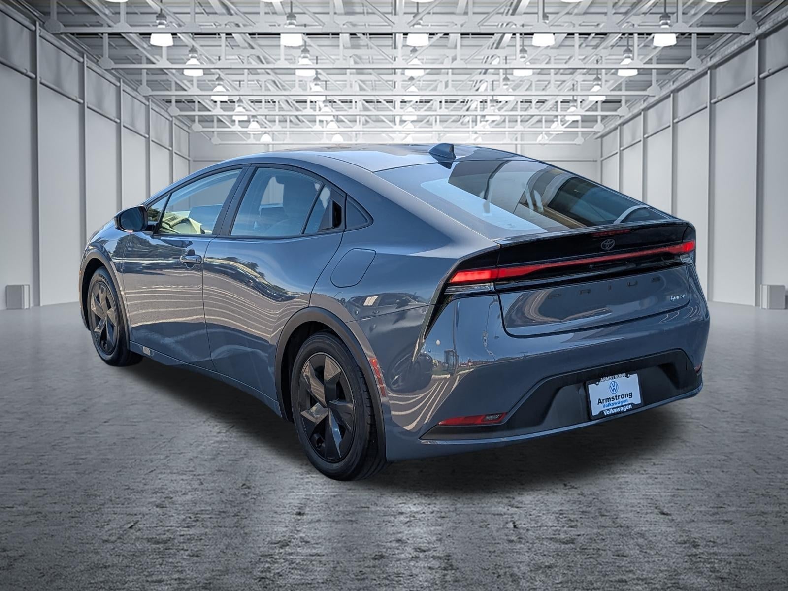 2025 Toyota Prius LE