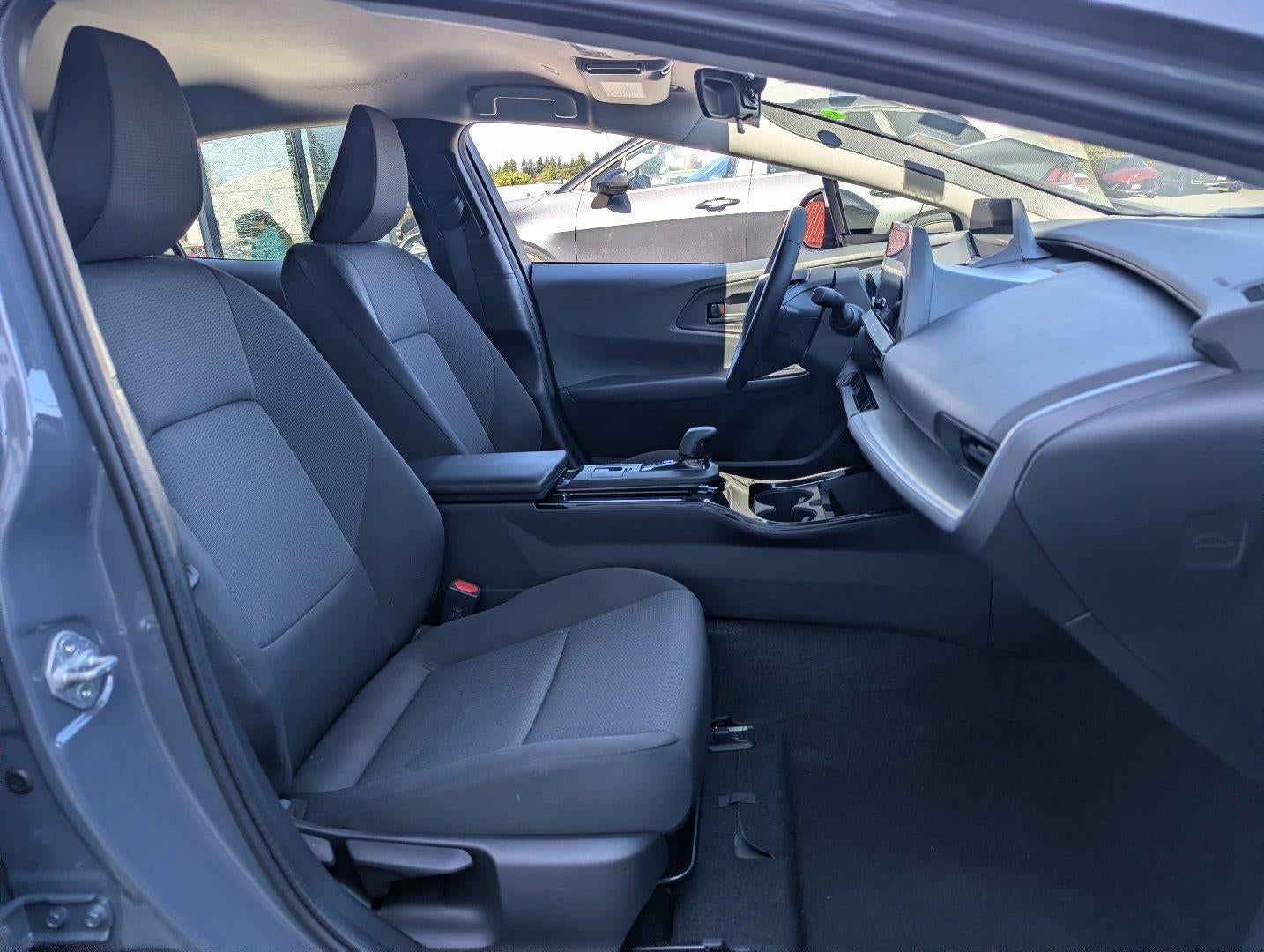 2025 Toyota Prius LE
